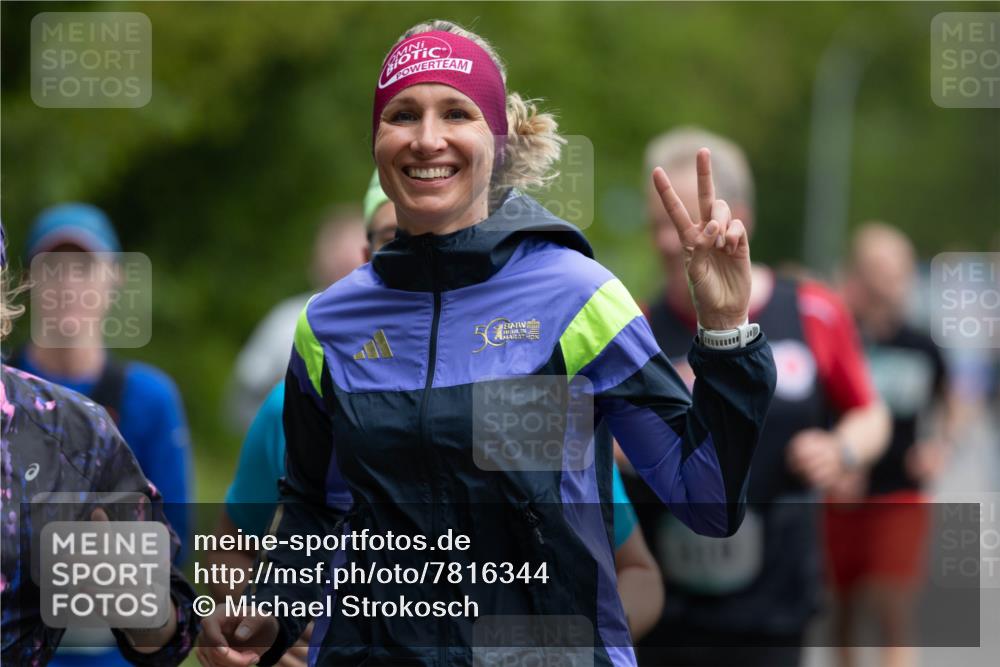 04.05.2025 - 8. Wedeler Halbmarathon Michael Strokosch http://msf.ph/oto/7816344 04.05.2025 10:49:38 Laufen  meine-sportfotos.de