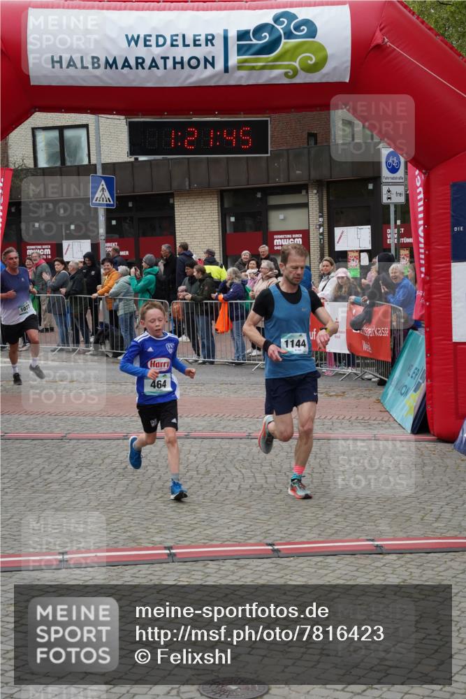04.05.2025 - 8. Wedeler Halbmarathon Felixshl http://msf.ph/oto/7816423 04.05.2025 11:21:43 Ziel 332, 464, 1077, 1088, 1144 meine-sportfotos.de