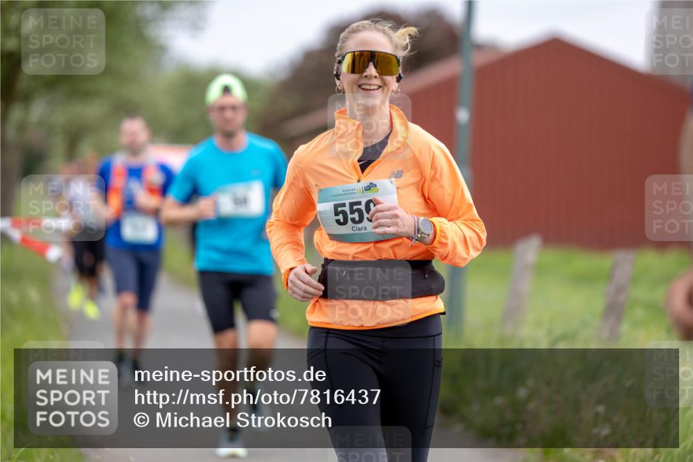 04.05.2025 - 8. Wedeler Halbmarathon Michael Strokosch http://msf.ph/oto/7816437 04.05.2025 11:00:46 Laufen 550 meine-sportfotos.de