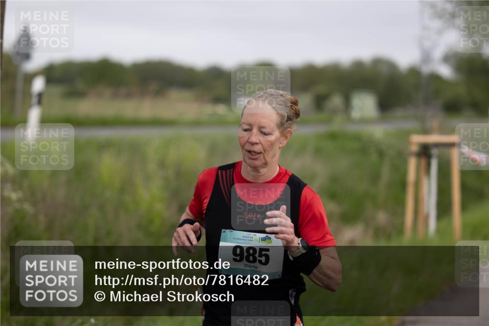 04.05.2025 - 8. Wedeler Halbmarathon Michael Strokosch http://msf.ph/oto/7816482 04.05.2025 11:01:36 Laufen 985 meine-sportfotos.de