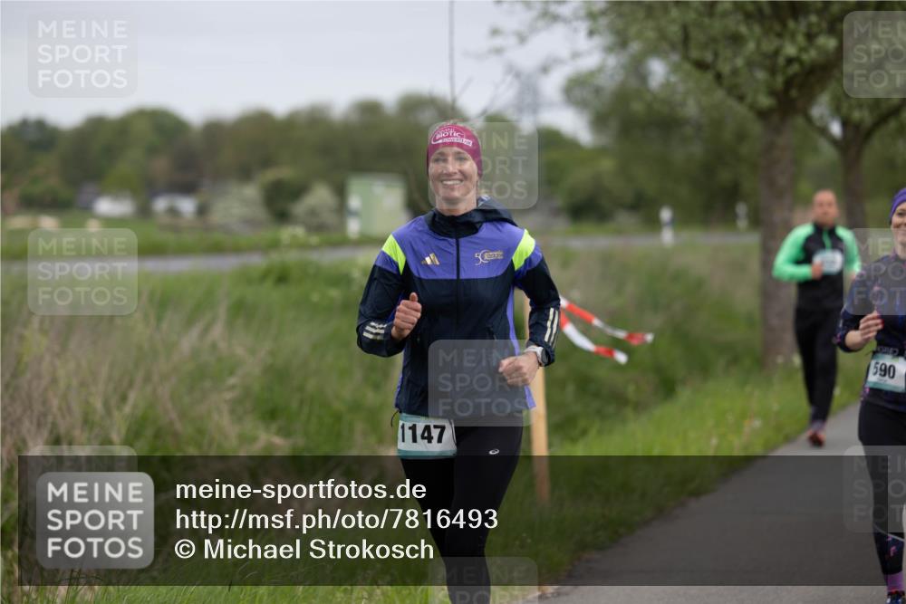 04.05.2025 - 8. Wedeler Halbmarathon Michael Strokosch http://msf.ph/oto/7816493 04.05.2025 11:01:50 Laufen 1147, 50, 590 meine-sportfotos.de