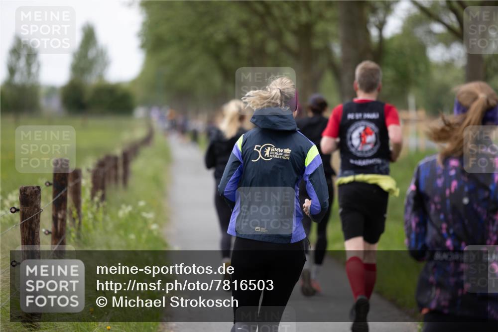 04.05.2025 - 8. Wedeler Halbmarathon Michael Strokosch http://msf.ph/oto/7816503 04.05.2025 11:01:57 Laufen 5 meine-sportfotos.de