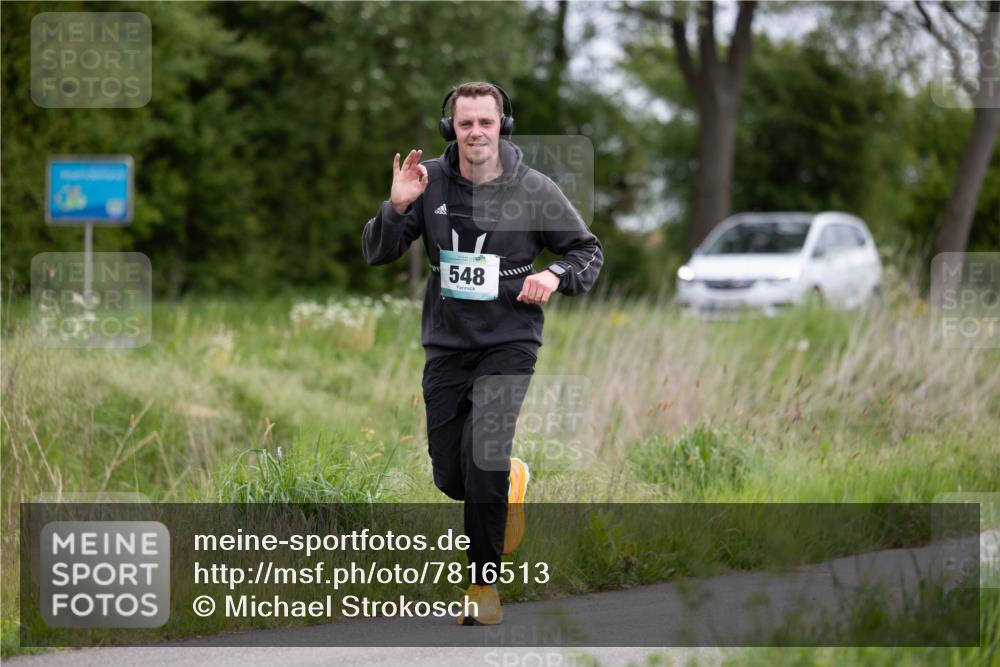 04.05.2025 - 8. Wedeler Halbmarathon Michael Strokosch http://msf.ph/oto/7816513 04.05.2025 11:13:03 Laufen 548 meine-sportfotos.de