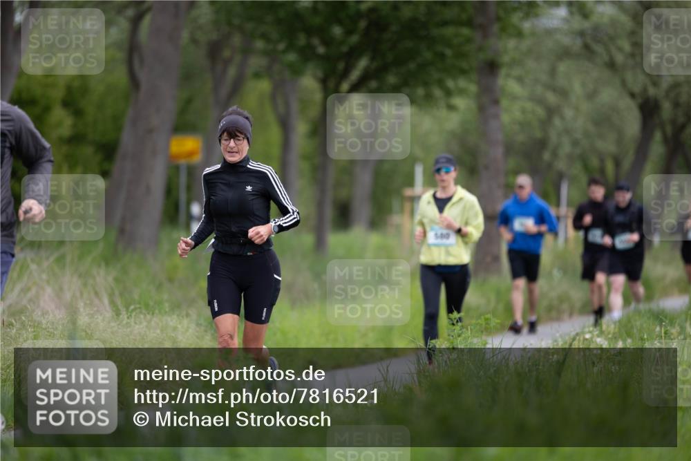 04.05.2025 - 8. Wedeler Halbmarathon Michael Strokosch http://msf.ph/oto/7816521 04.05.2025 11:13:08 Laufen 500 meine-sportfotos.de