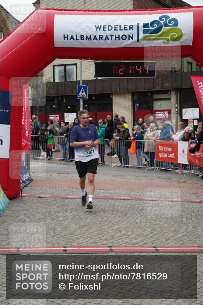 04.05.2025 - 8. Wedeler Halbmarathon Felixshl http://msf.ph/oto/7816529 04.05.2025 11:21:45 Ziel 464, 1077, 1144 meine-sportfotos.de