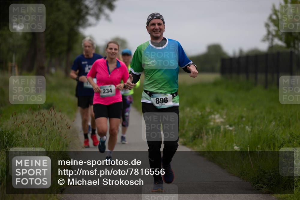 04.05.2025 - 8. Wedeler Halbmarathon Michael Strokosch http://msf.ph/oto/7816556 04.05.2025 11:13:56 Laufen 234, 896 meine-sportfotos.de