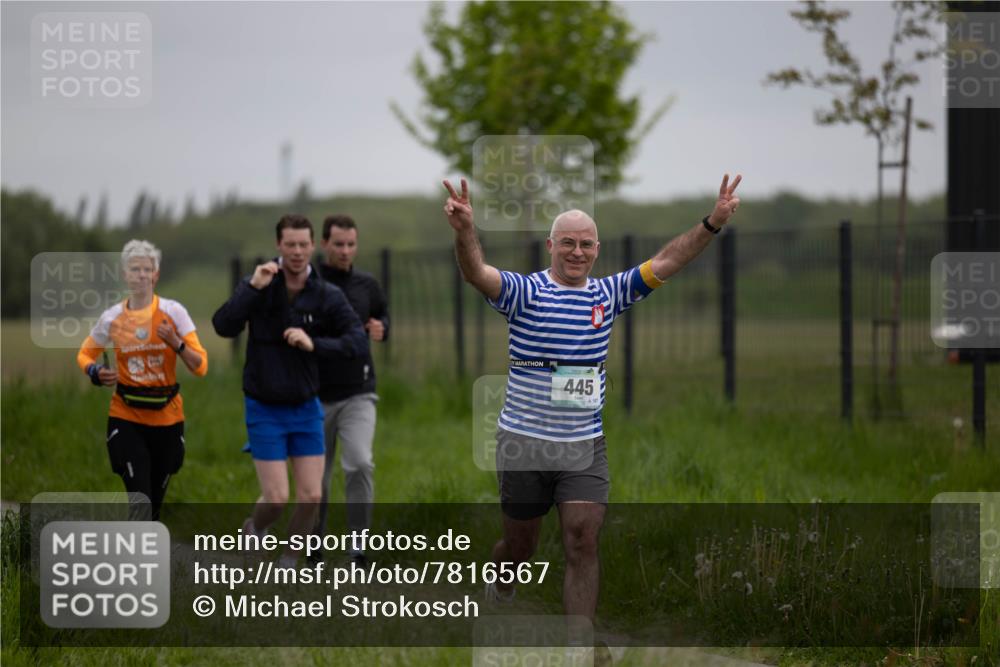 04.05.2025 - 8. Wedeler Halbmarathon Michael Strokosch http://msf.ph/oto/7816567 04.05.2025 11:14:13 Laufen 445 meine-sportfotos.de