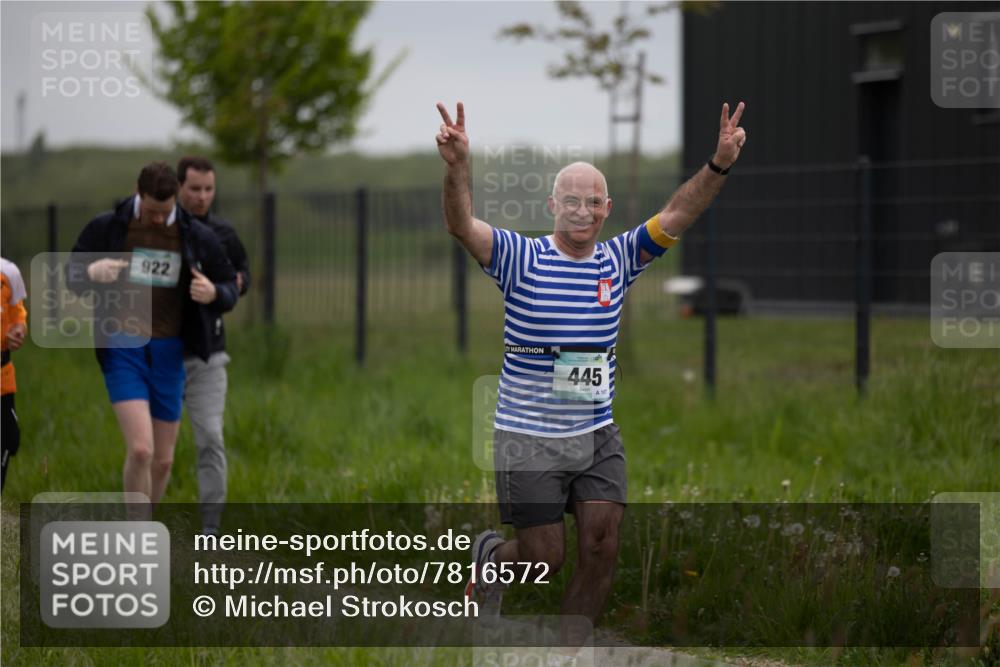 04.05.2025 - 8. Wedeler Halbmarathon Michael Strokosch http://msf.ph/oto/7816572 04.05.2025 11:14:13 Laufen 922, 445, 107 meine-sportfotos.de