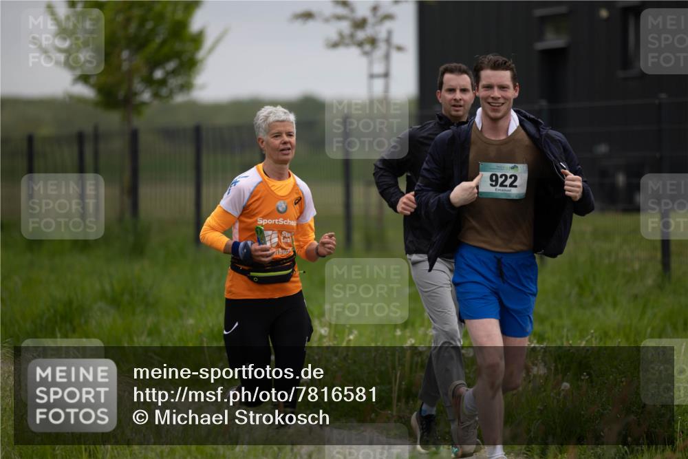 04.05.2025 - 8. Wedeler Halbmarathon Michael Strokosch http://msf.ph/oto/7816581 04.05.2025 11:14:16 Laufen 922 meine-sportfotos.de