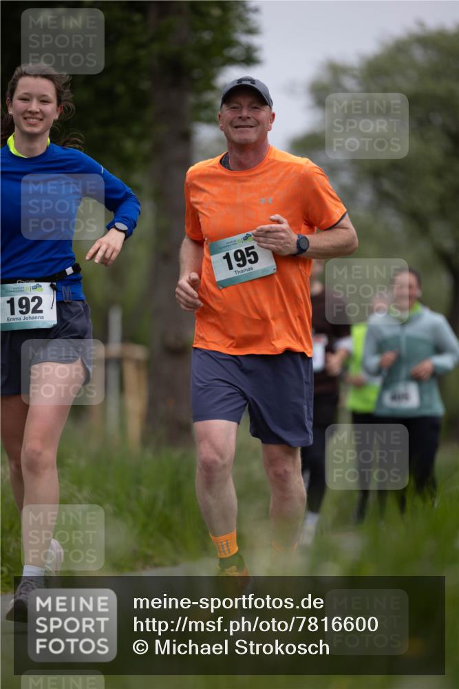 04.05.2025 - 8. Wedeler Halbmarathon Michael Strokosch http://msf.ph/oto/7816600 04.05.2025 11:15:04 Laufen 192, 8, 20, 195 meine-sportfotos.de