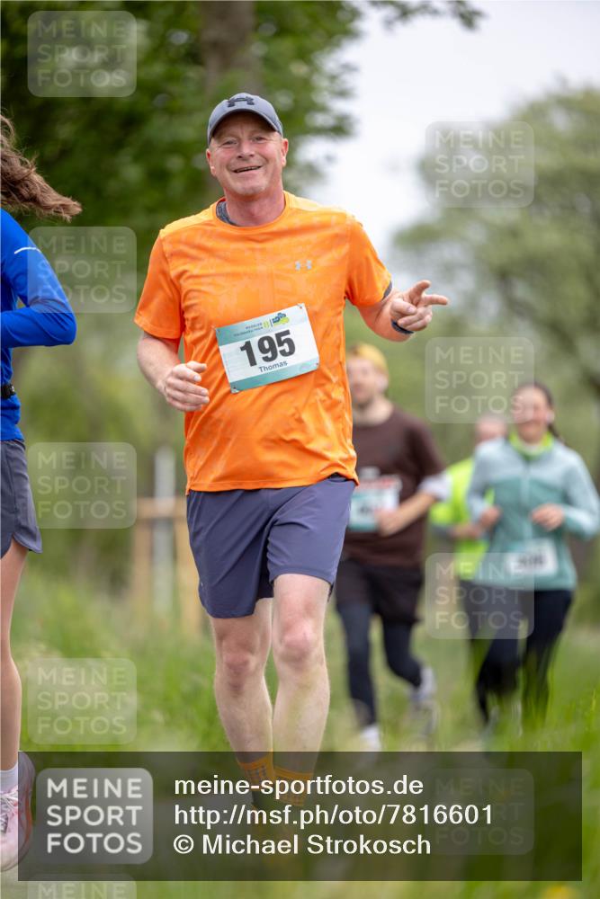 04.05.2025 - 8. Wedeler Halbmarathon Michael Strokosch http://msf.ph/oto/7816601 04.05.2025 11:15:04 Laufen 36, 195 meine-sportfotos.de