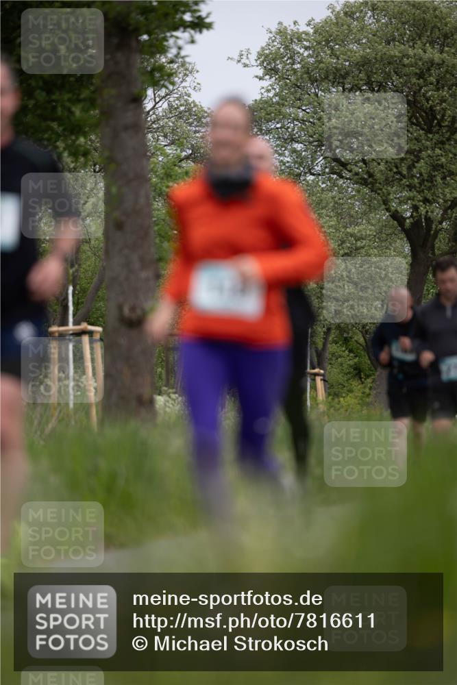 04.05.2025 - 8. Wedeler Halbmarathon Michael Strokosch http://msf.ph/oto/7816611 04.05.2025 11:15:15 Laufen  meine-sportfotos.de