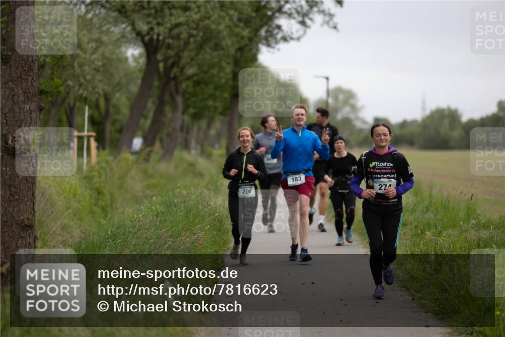 04.05.2025 - 8. Wedeler Halbmarathon Michael Strokosch http://msf.ph/oto/7816623 04.05.2025 11:15:42 Laufen 205, 183, 20, 21, 27 meine-sportfotos.de