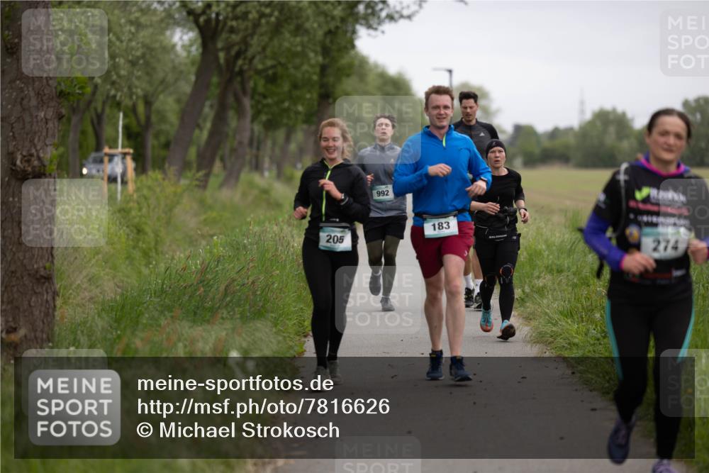 04.05.2025 - 8. Wedeler Halbmarathon Michael Strokosch http://msf.ph/oto/7816626 04.05.2025 11:15:45 Laufen 205, 992, 183, 274 meine-sportfotos.de