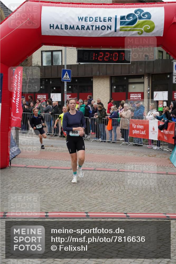 04.05.2025 - 8. Wedeler Halbmarathon Felixshl http://msf.ph/oto/7816636 04.05.2025 11:22:05 Ziel 35, 869, 977 meine-sportfotos.de