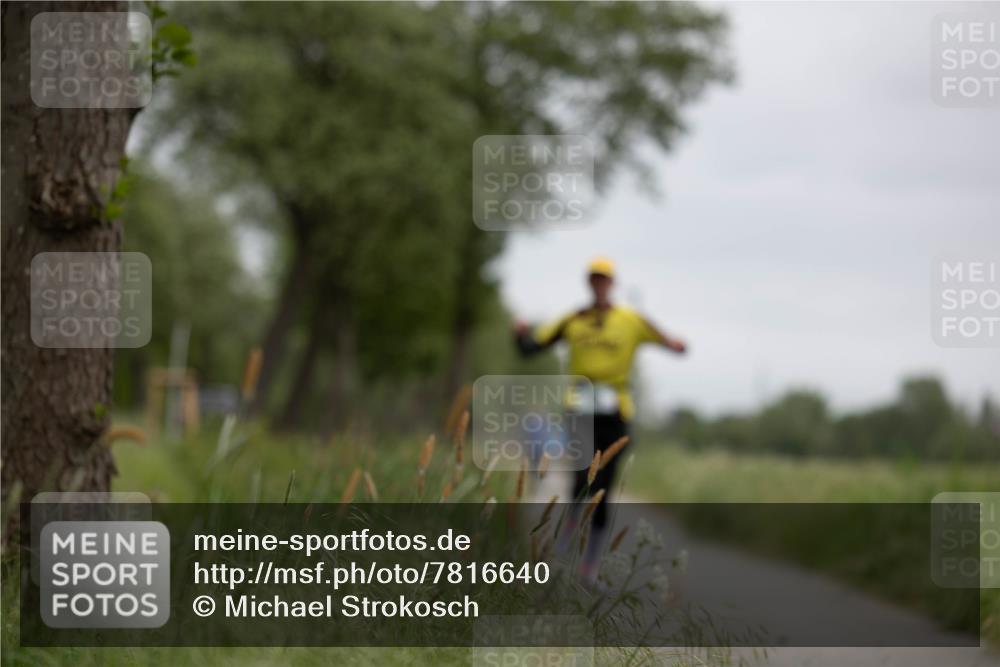04.05.2025 - 8. Wedeler Halbmarathon Michael Strokosch http://msf.ph/oto/7816640 04.05.2025 11:16:01 Laufen  meine-sportfotos.de