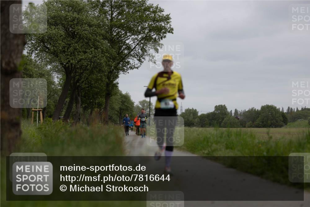 04.05.2025 - 8. Wedeler Halbmarathon Michael Strokosch http://msf.ph/oto/7816644 04.05.2025 11:16:03 Laufen  meine-sportfotos.de