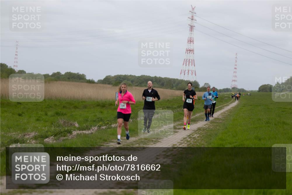 04.05.2025 - 8. Wedeler Halbmarathon Michael Strokosch http://msf.ph/oto/7816662 04.05.2025 11:30:27 Laufen 234, 327, 415, 807, 10, 1444 meine-sportfotos.de