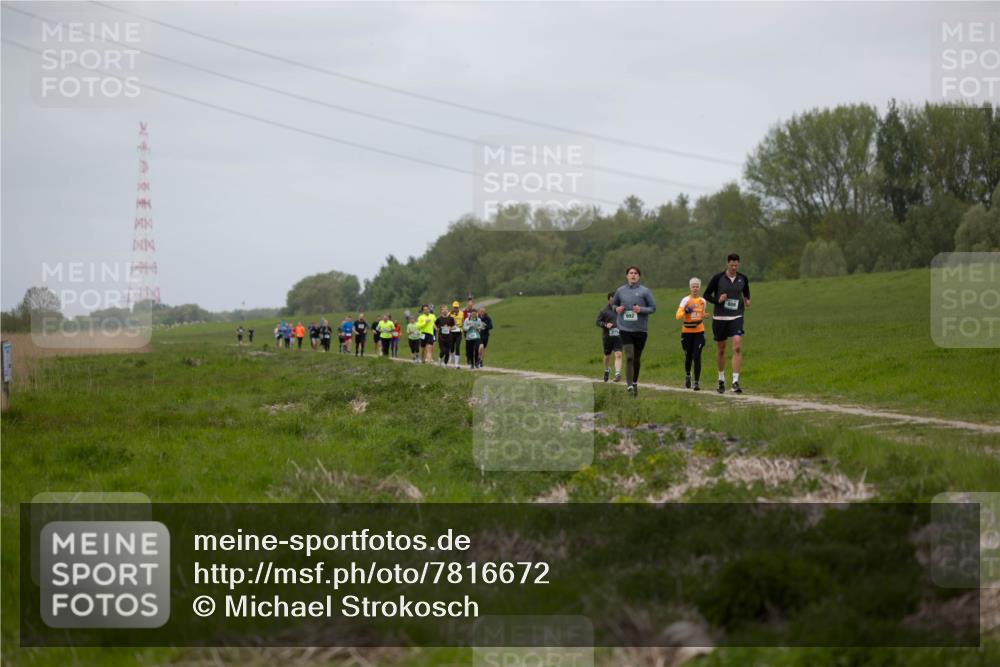 04.05.2025 - 8. Wedeler Halbmarathon Michael Strokosch http://msf.ph/oto/7816672 04.05.2025 11:31:07 Laufen  meine-sportfotos.de