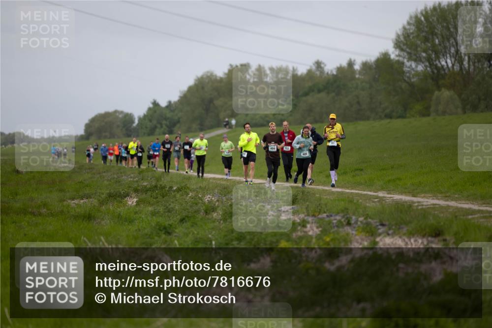 04.05.2025 - 8. Wedeler Halbmarathon Michael Strokosch http://msf.ph/oto/7816676 04.05.2025 11:31:21 Laufen  meine-sportfotos.de
