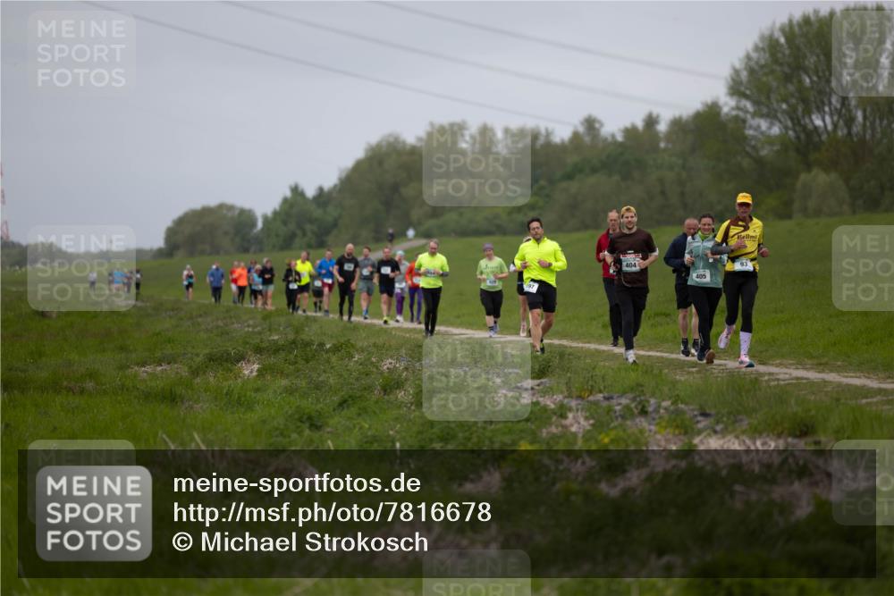 04.05.2025 - 8. Wedeler Halbmarathon Michael Strokosch http://msf.ph/oto/7816678 04.05.2025 11:31:26 Laufen 3 meine-sportfotos.de