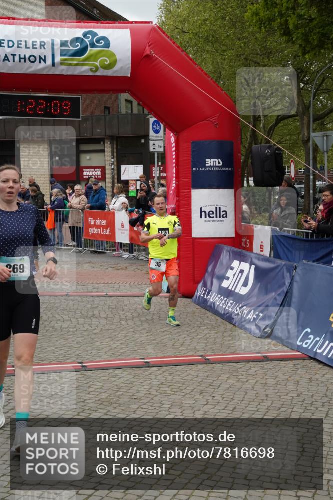 04.05.2025 - 8. Wedeler Halbmarathon Felixshl http://msf.ph/oto/7816698 04.05.2025 11:22:07 Ziel 35, 869, 977 meine-sportfotos.de