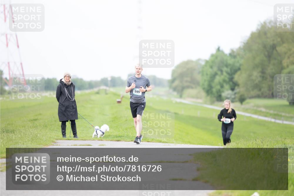 04.05.2025 - 8. Wedeler Halbmarathon Michael Strokosch http://msf.ph/oto/7816726 04.05.2025 11:38:15 Laufen 595, 974 meine-sportfotos.de