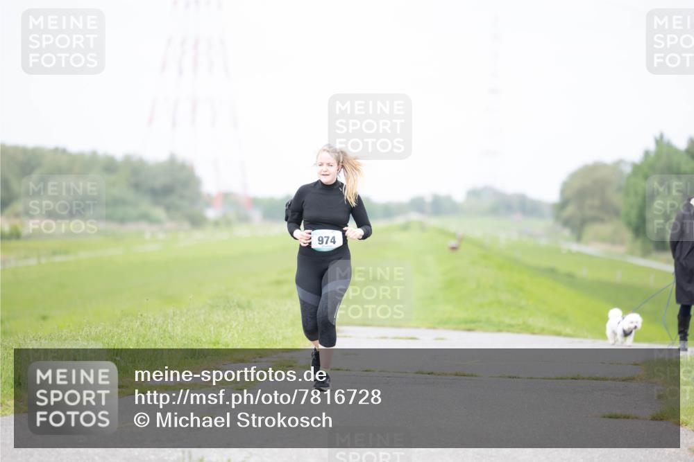 04.05.2025 - 8. Wedeler Halbmarathon Michael Strokosch http://msf.ph/oto/7816728 04.05.2025 11:38:26 Laufen 974 meine-sportfotos.de