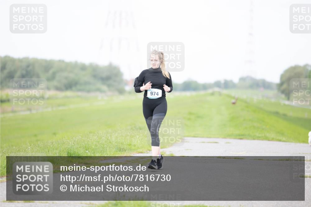 04.05.2025 - 8. Wedeler Halbmarathon Michael Strokosch http://msf.ph/oto/7816730 04.05.2025 11:38:26 Laufen 974 meine-sportfotos.de