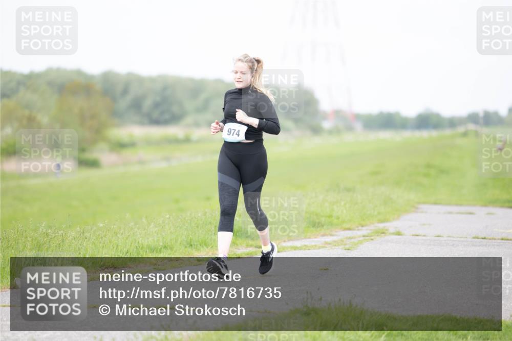 04.05.2025 - 8. Wedeler Halbmarathon Michael Strokosch http://msf.ph/oto/7816735 04.05.2025 11:38:28 Laufen 974 meine-sportfotos.de