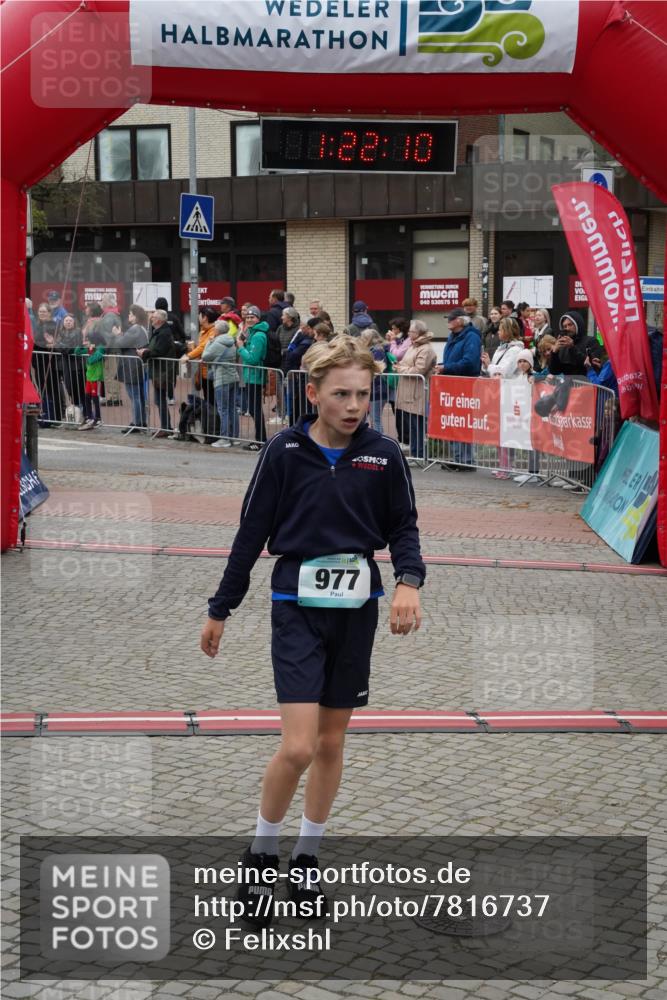 04.05.2025 - 8. Wedeler Halbmarathon Felixshl http://msf.ph/oto/7816737 04.05.2025 11:22:08 Ziel 35, 869, 977 meine-sportfotos.de