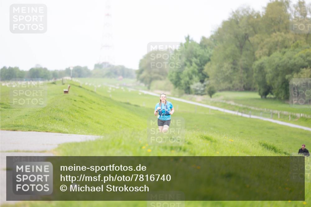 04.05.2025 - 8. Wedeler Halbmarathon Michael Strokosch http://msf.ph/oto/7816740 04.05.2025 11:38:45 Laufen  meine-sportfotos.de