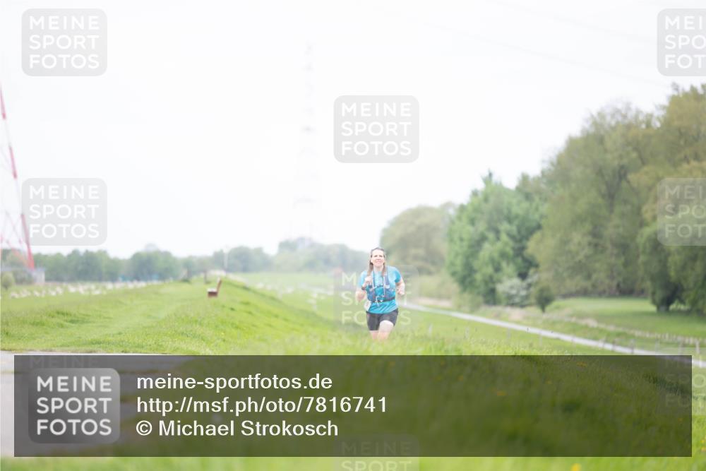 04.05.2025 - 8. Wedeler Halbmarathon Michael Strokosch http://msf.ph/oto/7816741 04.05.2025 11:38:47 Laufen  meine-sportfotos.de
