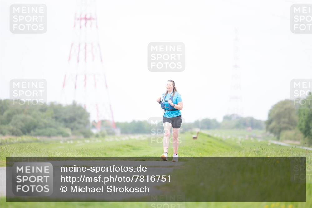 04.05.2025 - 8. Wedeler Halbmarathon Michael Strokosch http://msf.ph/oto/7816751 04.05.2025 11:38:51 Laufen  meine-sportfotos.de