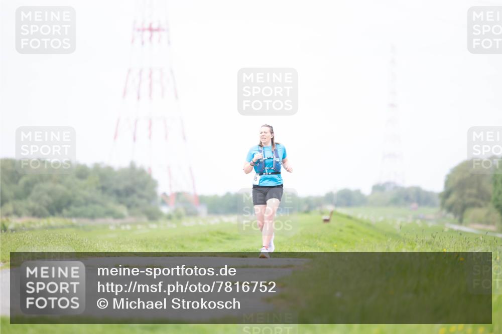04.05.2025 - 8. Wedeler Halbmarathon Michael Strokosch http://msf.ph/oto/7816752 04.05.2025 11:38:52 Laufen  meine-sportfotos.de