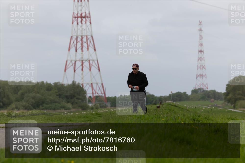 04.05.2025 - 8. Wedeler Halbmarathon Michael Strokosch http://msf.ph/oto/7816760 04.05.2025 11:39:17 Laufen  meine-sportfotos.de