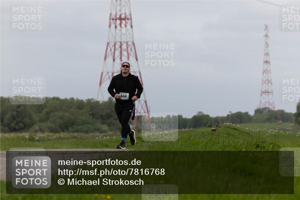 04.05.2025 - 8. Wedeler Halbmarathon Michael Strokosch http://msf.ph/oto/7816768 04.05.2025 11:39:19 Laufen 644 meine-sportfotos.de
