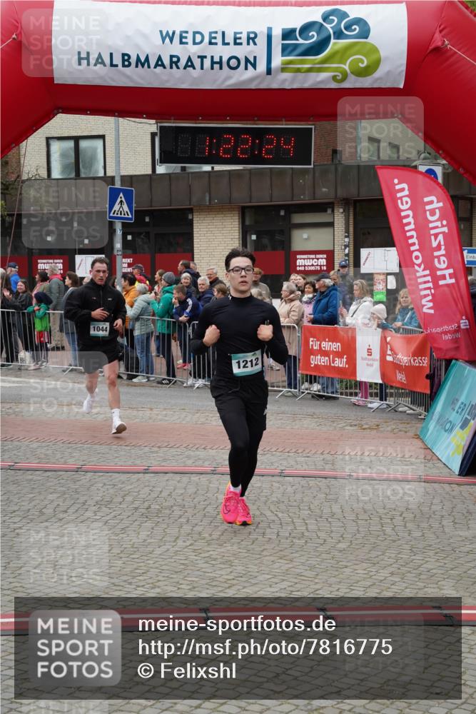 04.05.2025 - 8. Wedeler Halbmarathon Felixshl http://msf.ph/oto/7816775 04.05.2025 11:22:22 Ziel 1044, 1212 meine-sportfotos.de
