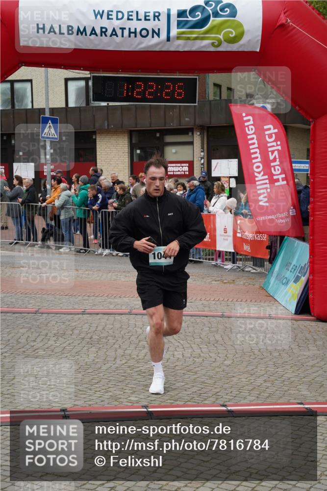 04.05.2025 - 8. Wedeler Halbmarathon Felixshl http://msf.ph/oto/7816784 04.05.2025 11:22:24 Ziel 1044, 1212 meine-sportfotos.de