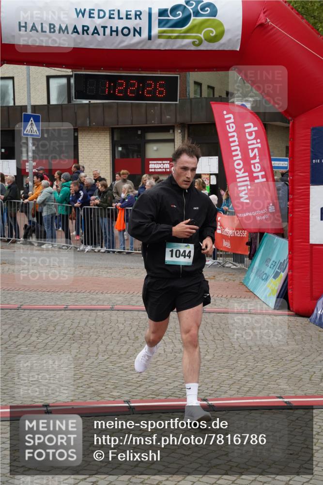 04.05.2025 - 8. Wedeler Halbmarathon Felixshl http://msf.ph/oto/7816786 04.05.2025 11:22:24 Ziel 1044, 1212 meine-sportfotos.de