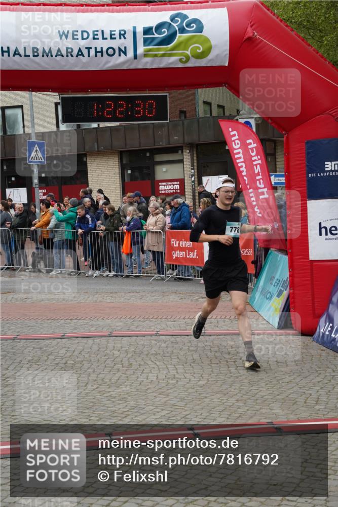 04.05.2025 - 8. Wedeler Halbmarathon Felixshl http://msf.ph/oto/7816792 04.05.2025 11:22:28 Ziel 778, 1044, 1212 meine-sportfotos.de