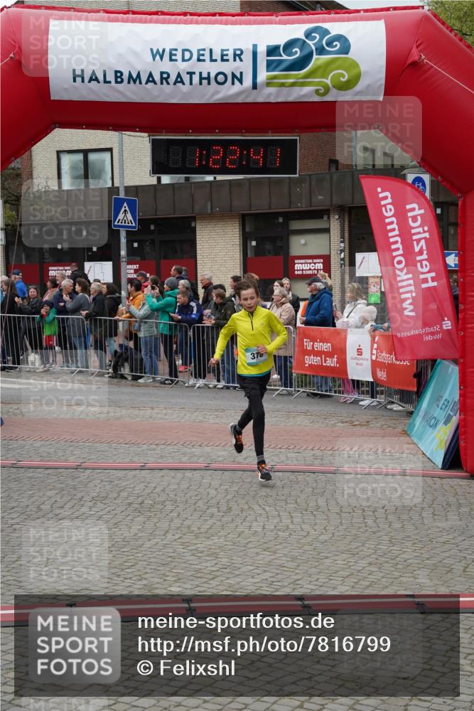 04.05.2025 - 8. Wedeler Halbmarathon Felixshl http://msf.ph/oto/7816799 04.05.2025 11:22:39 Ziel 378, 613 meine-sportfotos.de