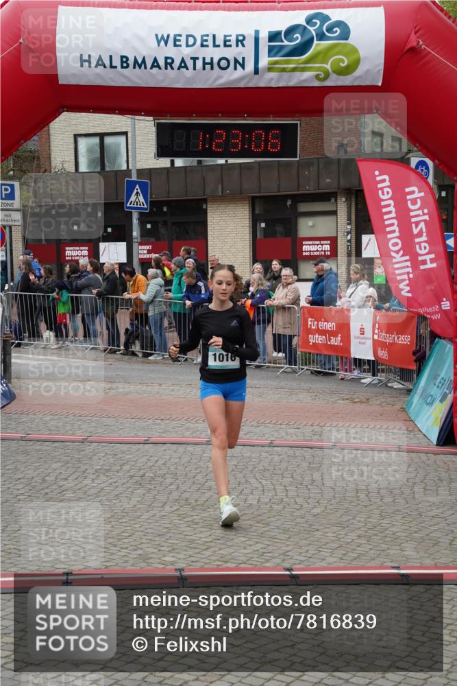 04.05.2025 - 8. Wedeler Halbmarathon Felixshl http://msf.ph/oto/7816839 04.05.2025 11:23:04 Ziel 1016 meine-sportfotos.de