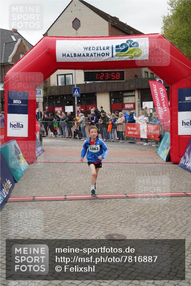 04.05.2025 - 8. Wedeler Halbmarathon Felixshl http://msf.ph/oto/7816887 04.05.2025 11:23:56 Ziel  meine-sportfotos.de