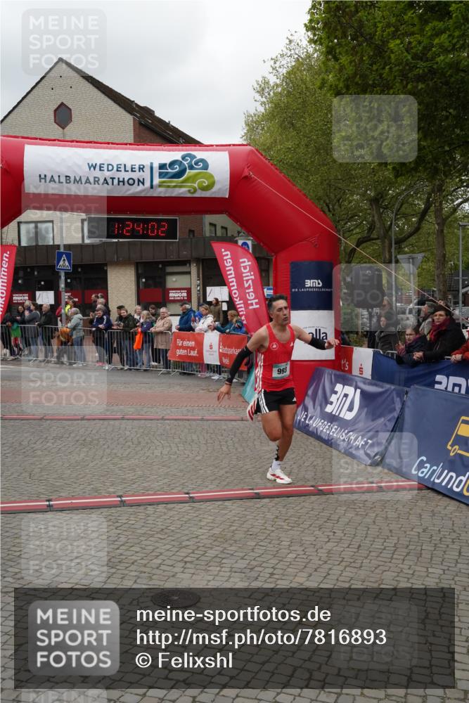 04.05.2025 - 8. Wedeler Halbmarathon Felixshl http://msf.ph/oto/7816893 04.05.2025 11:24:00 Ziel 373, 993 meine-sportfotos.de