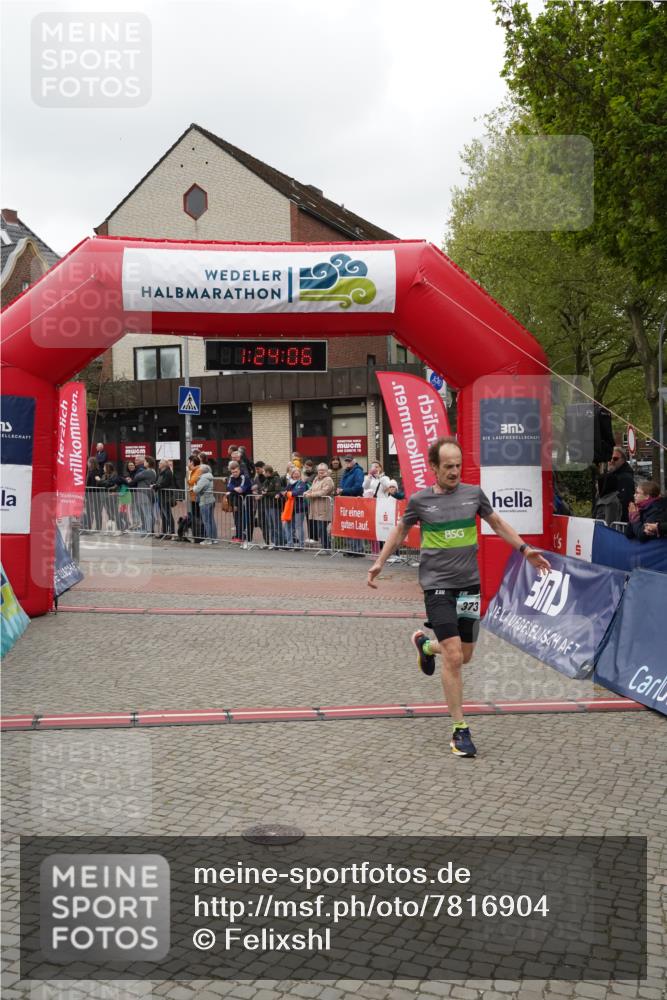 04.05.2025 - 8. Wedeler Halbmarathon Felixshl http://msf.ph/oto/7816904 04.05.2025 11:24:04 Ziel 373, 993 meine-sportfotos.de