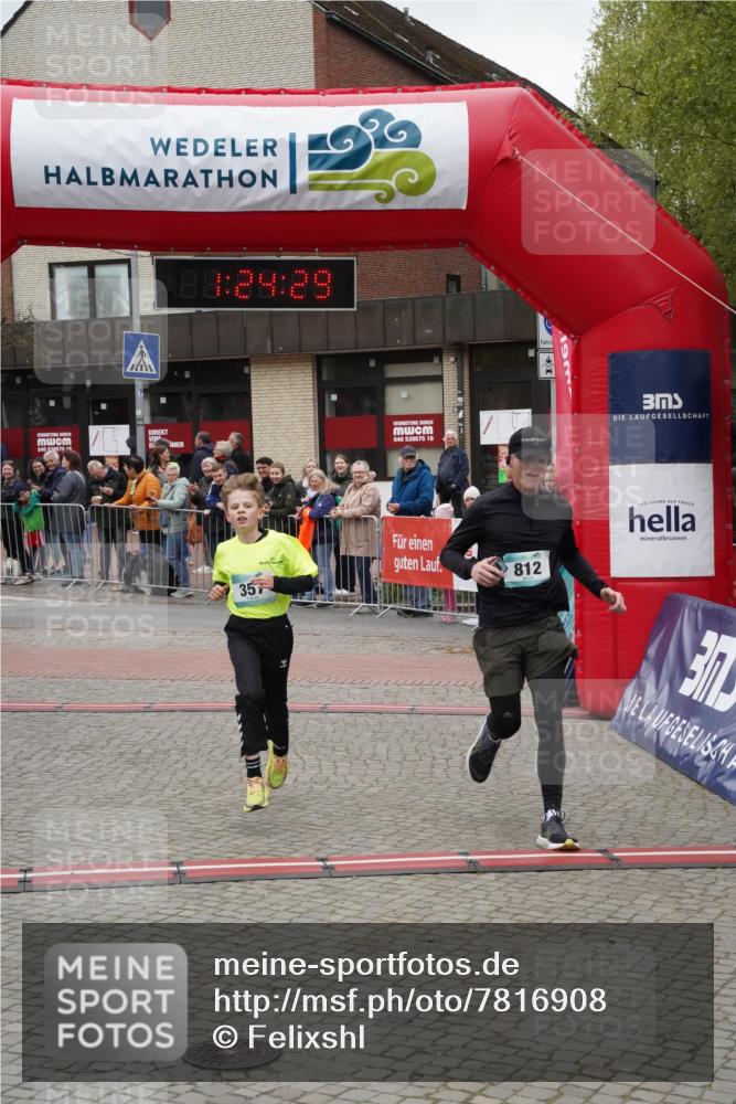 04.05.2025 - 8. Wedeler Halbmarathon Felixshl http://msf.ph/oto/7816908 04.05.2025 11:24:27 Ziel 357, 812 meine-sportfotos.de