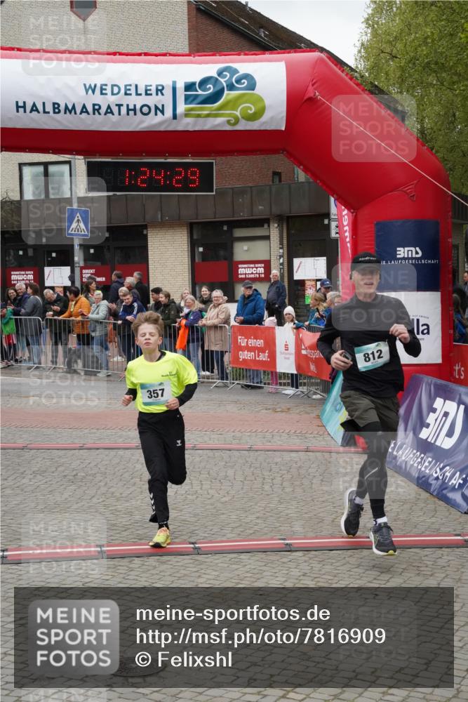 04.05.2025 - 8. Wedeler Halbmarathon Felixshl http://msf.ph/oto/7816909 04.05.2025 11:24:27 Ziel 357, 812 meine-sportfotos.de