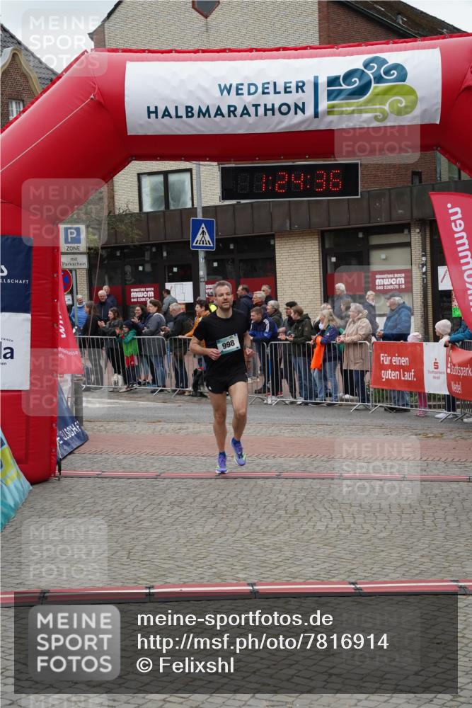 04.05.2025 - 8. Wedeler Halbmarathon Felixshl http://msf.ph/oto/7816914 04.05.2025 11:24:34 Ziel 998 meine-sportfotos.de