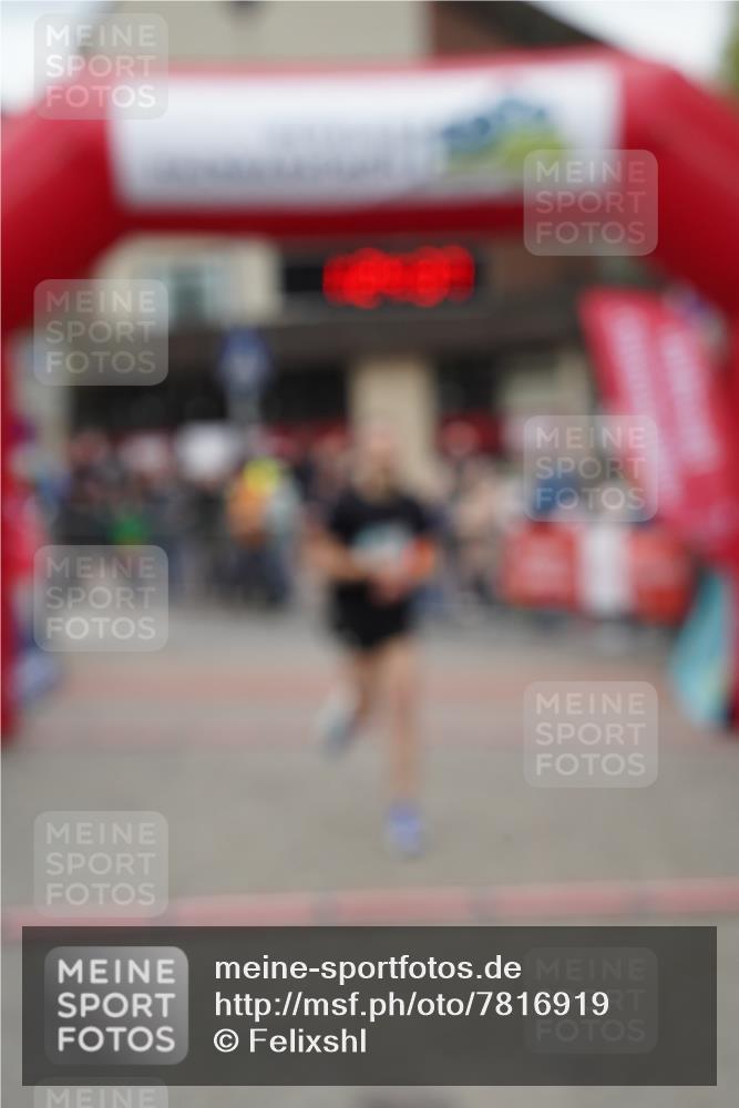 04.05.2025 - 8. Wedeler Halbmarathon Felixshl http://msf.ph/oto/7816919 04.05.2025 11:24:35 Ziel 998, 1199 meine-sportfotos.de